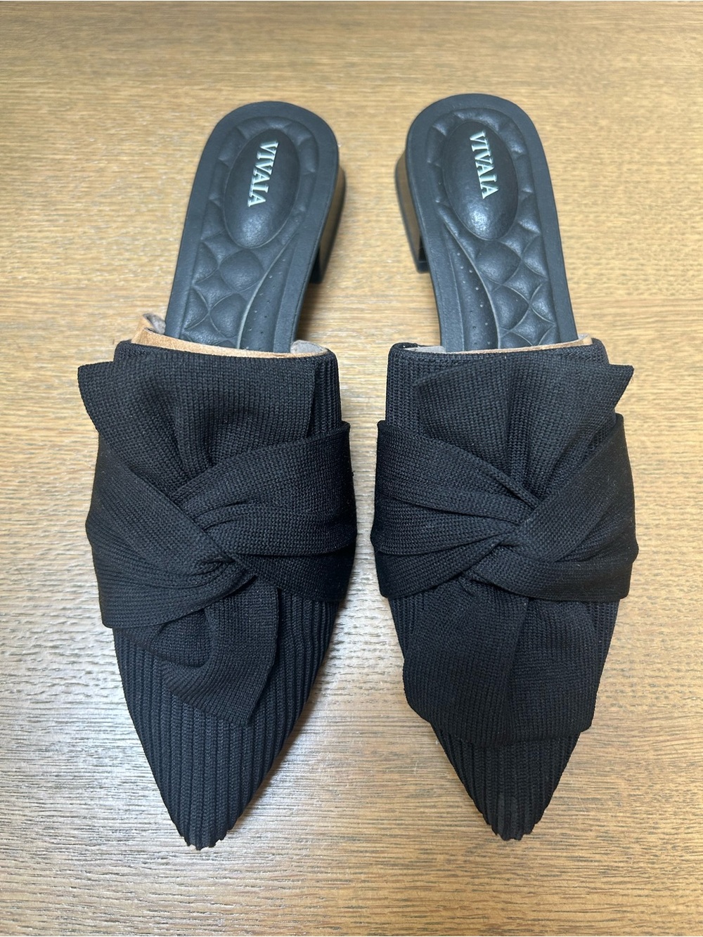 Vivaia Yaffa Pro - black pointed toe knot mules
